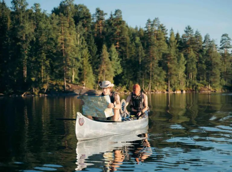 Zwei Freunde in Schweden