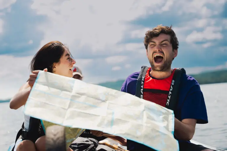 Menschen auf der Kanutour